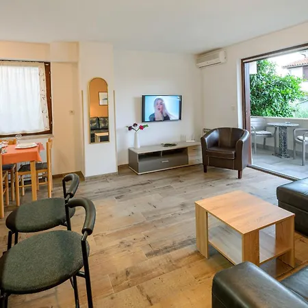 Bozena-porec Apartamento *